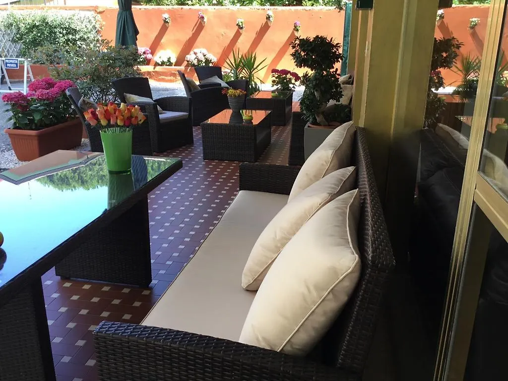 **  Hotel Mirella Rimini Italia